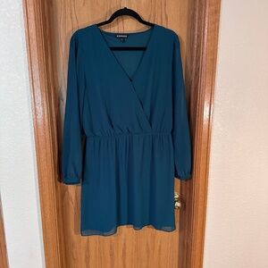 Green Express Dress - Long Sleeve